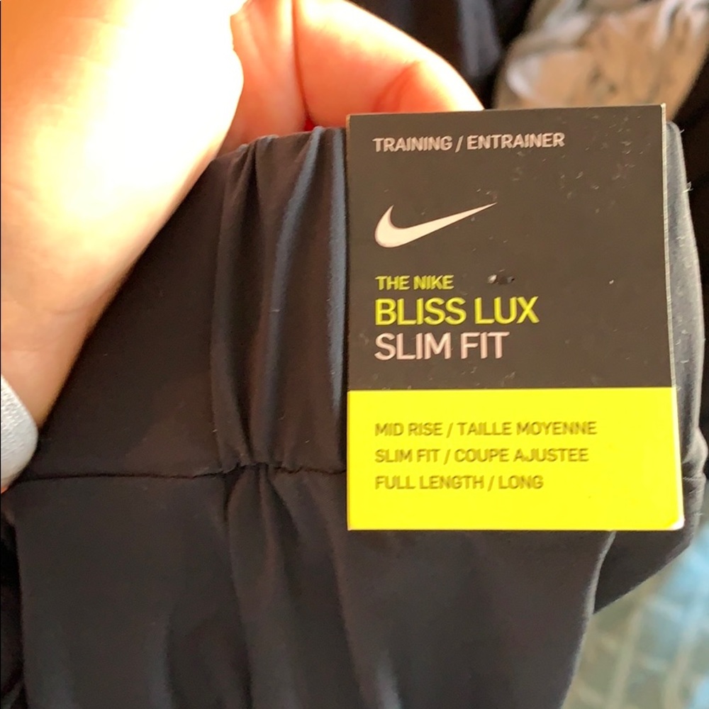 Women’s Nike training bottoms slim fit